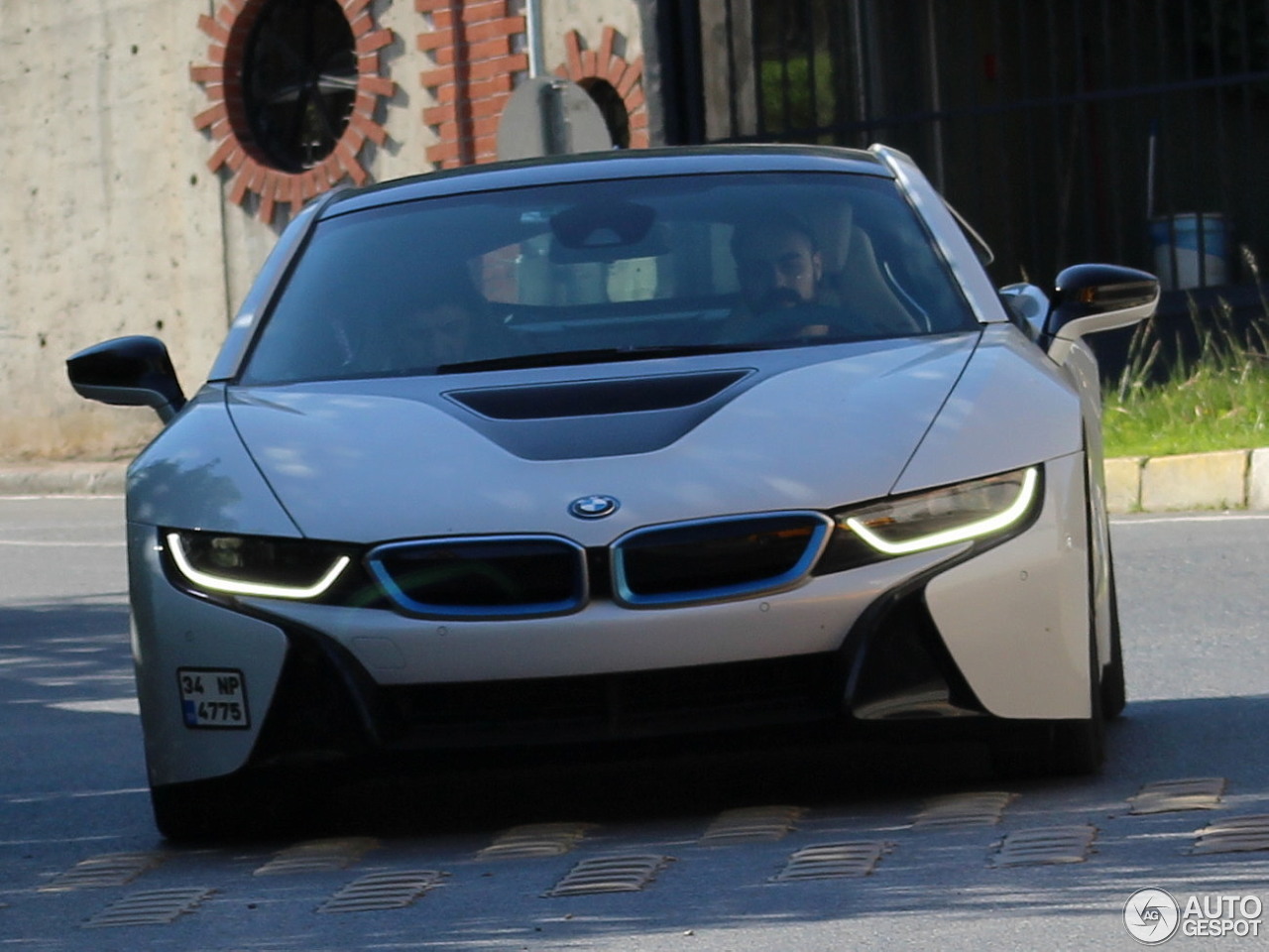 BMW i8