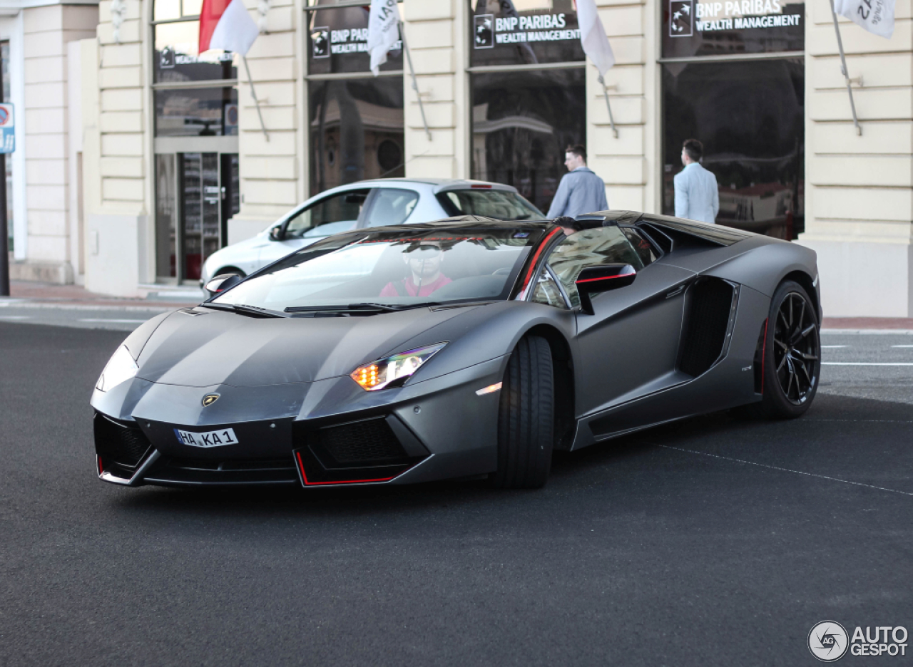 Lamborghini Aventador LP700-4 Roadster Pirelli Edition