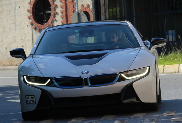 BMW i8