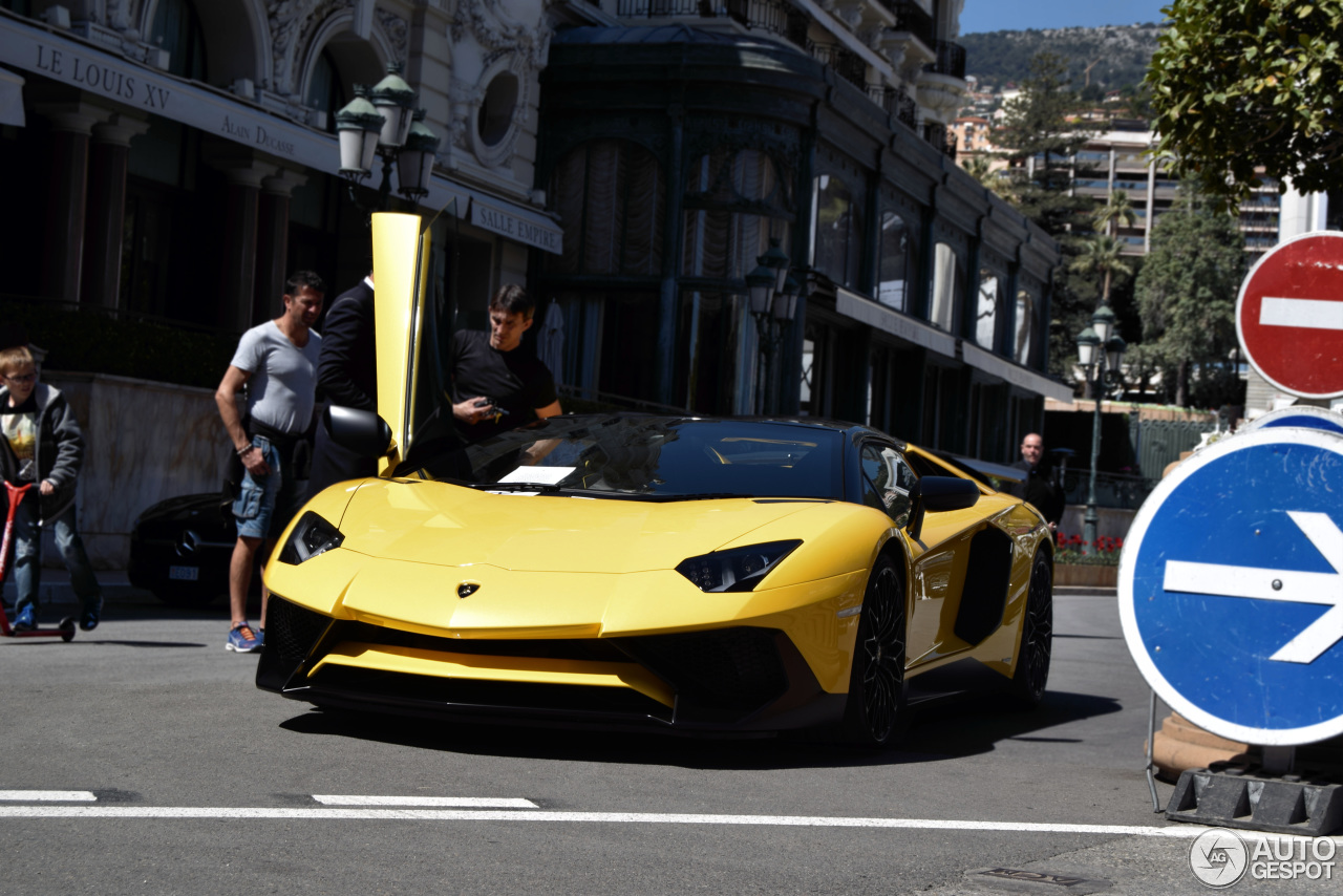 Lamborghini Aventador LP750-4 SuperVeloce Roadster