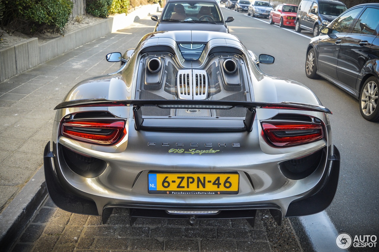 Porsche 918 Spyder Weissach Package