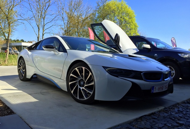 BMW i8