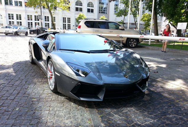 Lamborghini Aventador LP700-4 Roadster