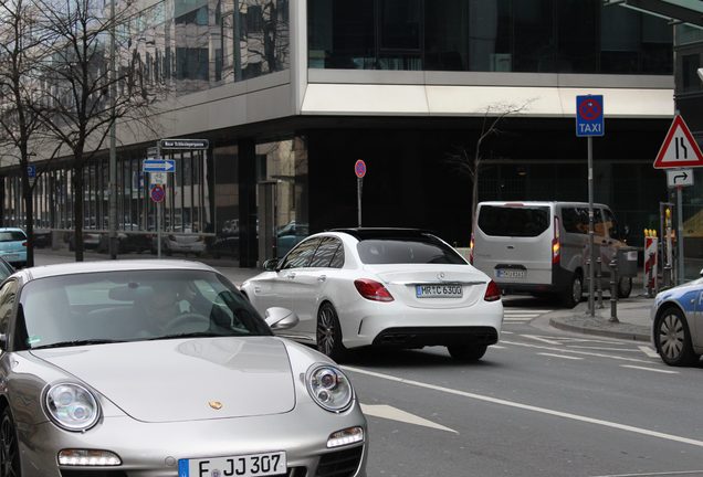 Porsche 997 Carrera 4 GTS