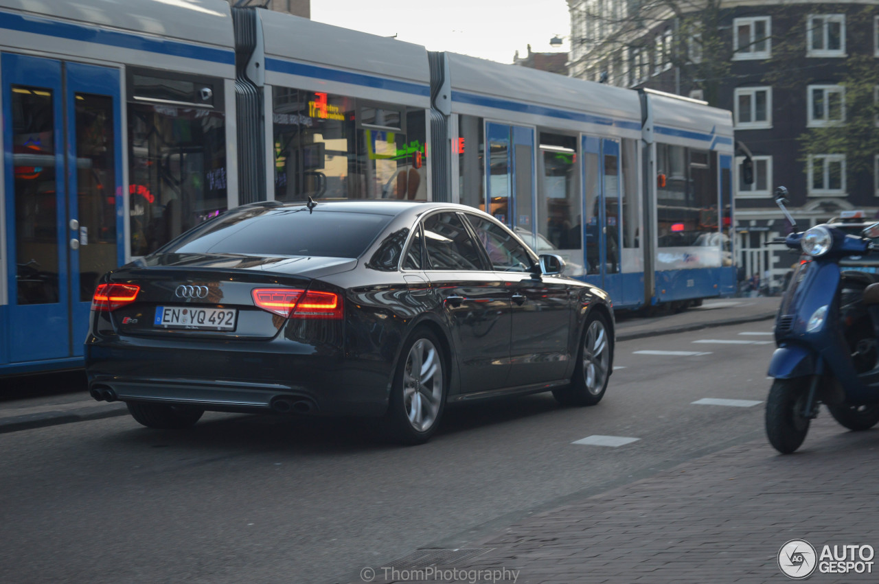 Audi S8 D4