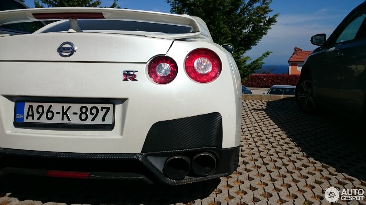 Nissan GT-R 2011