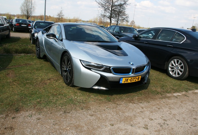 BMW i8