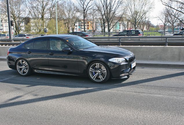 BMW M5 F10 2011