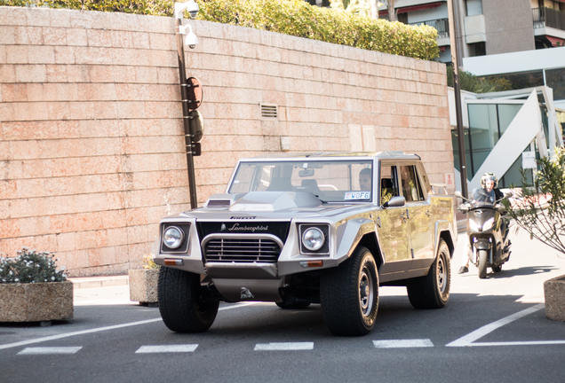 Lamborghini LM002