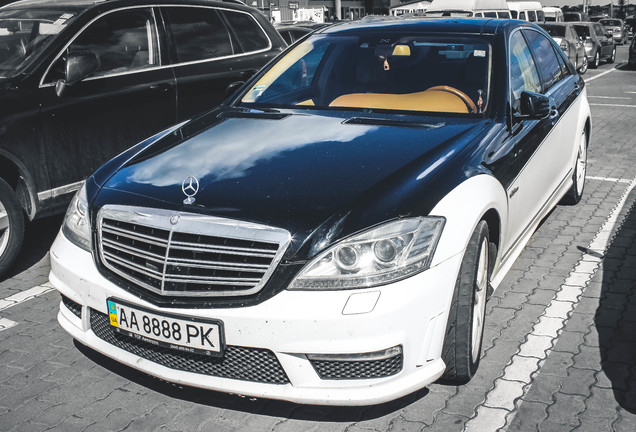 Mercedes-Benz S 63 AMG W221 2010