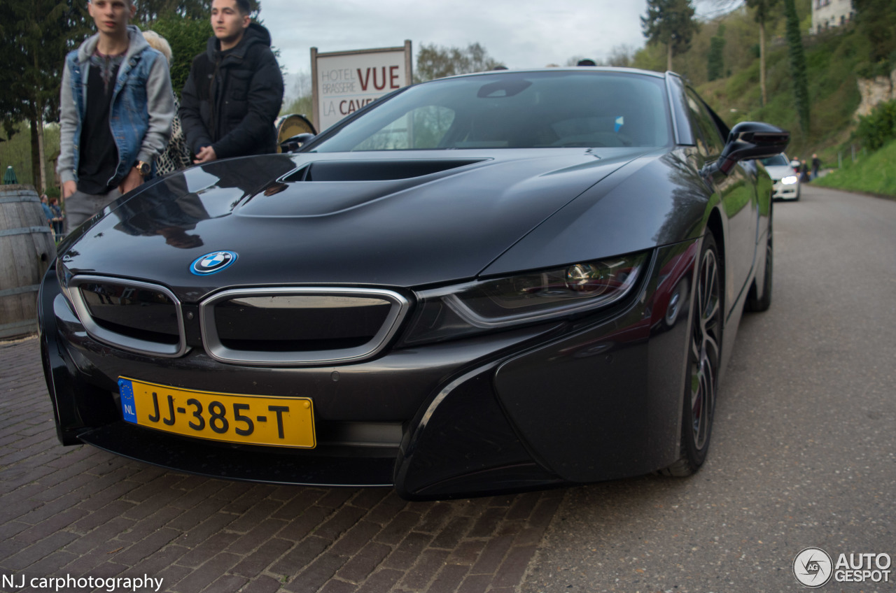 BMW i8