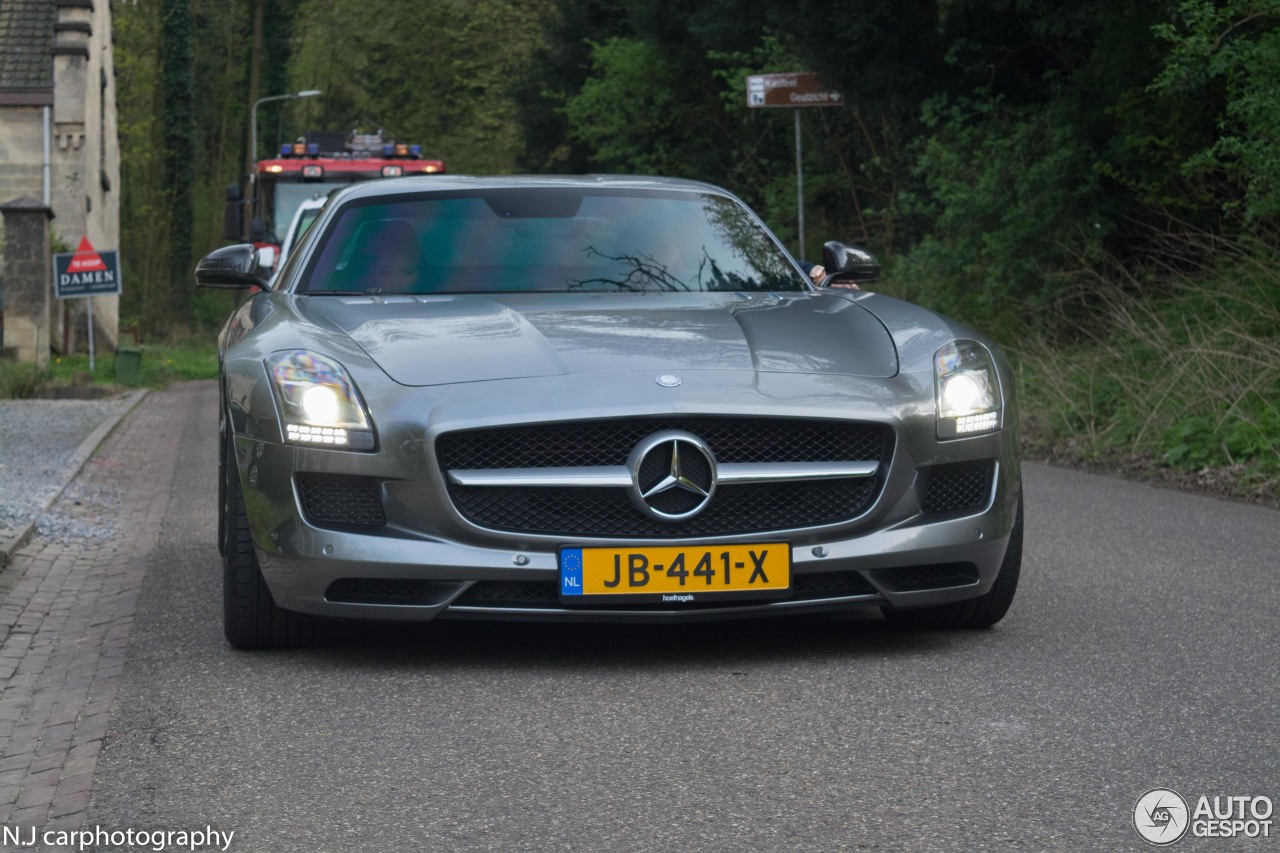 Mercedes-Benz SLS AMG