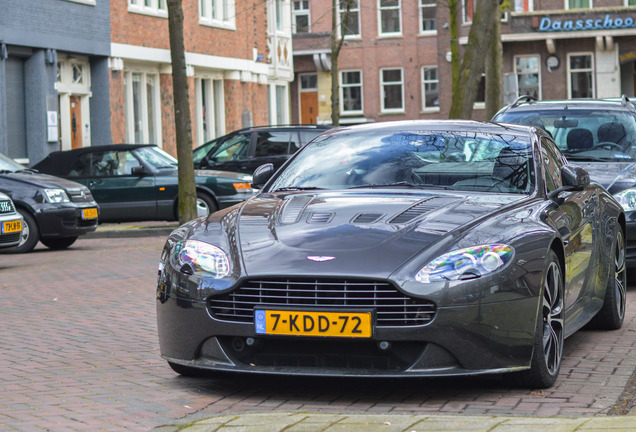 Aston Martin V12 Vantage