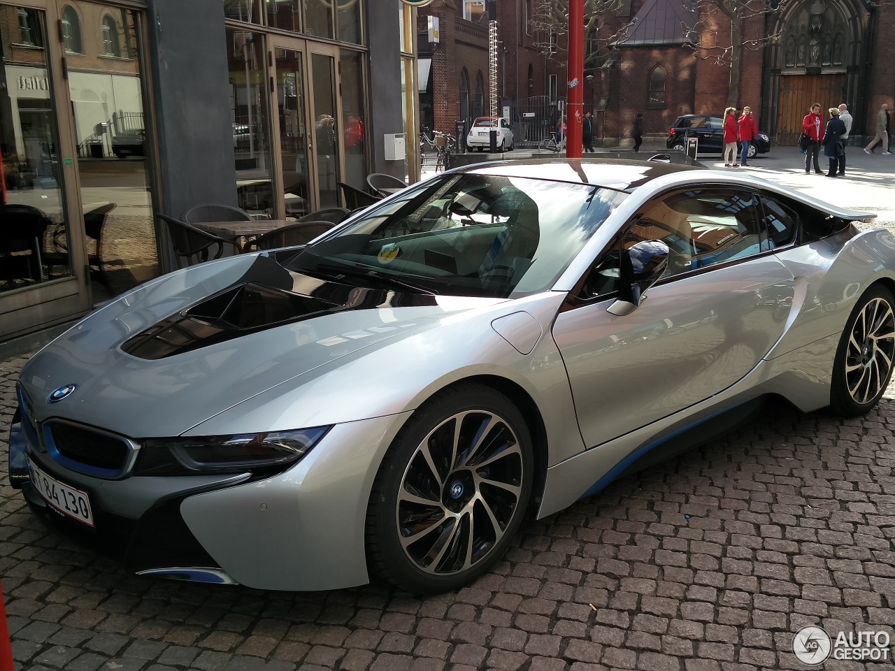 BMW i8