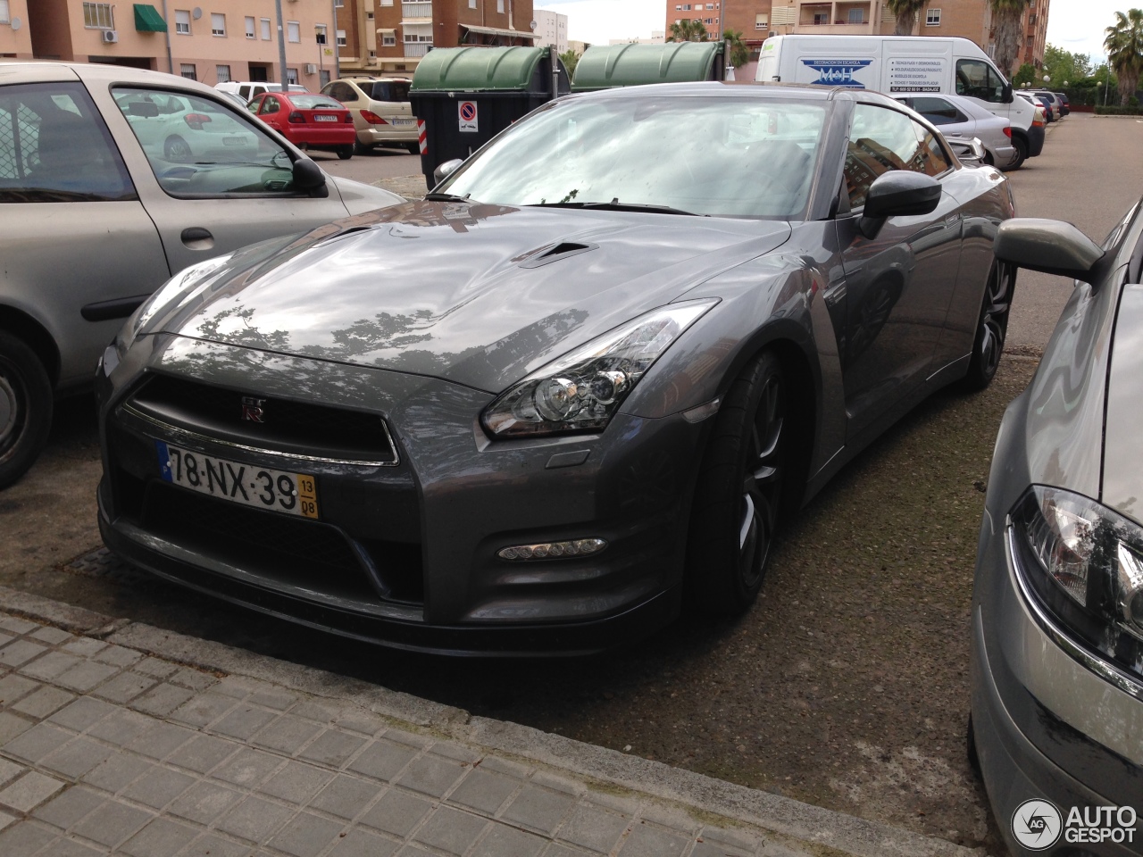 Nissan GT-R 2013