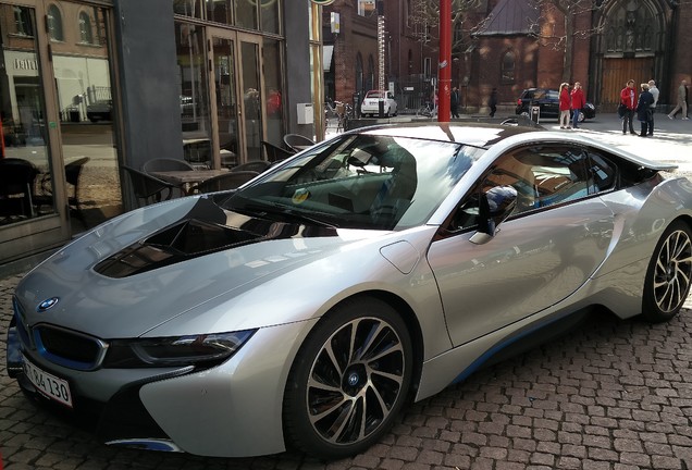 BMW i8