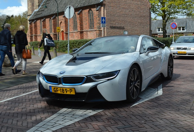 BMW i8