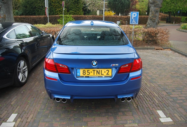 BMW M5 F10 2011