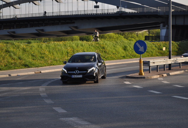 Mercedes-AMG A 45 W176 2015