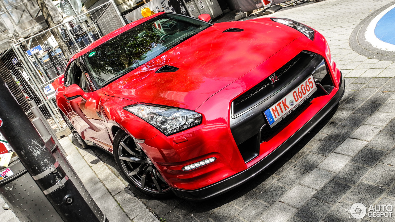 Nissan GT-R 2011