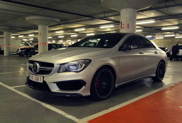 Mercedes-Benz CLA 45 AMG C117