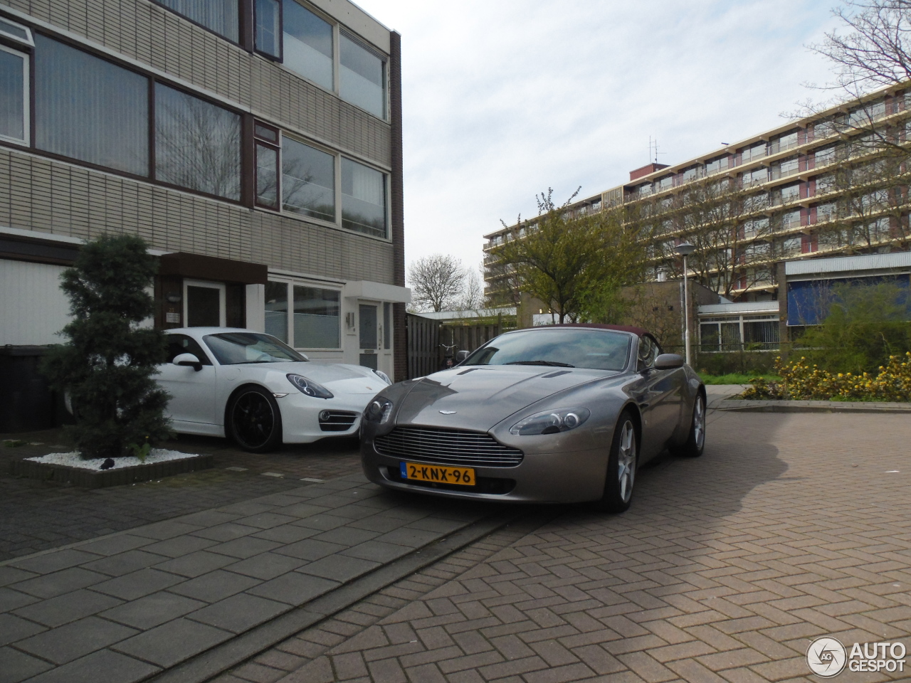 Aston Martin V8 Vantage Roadster