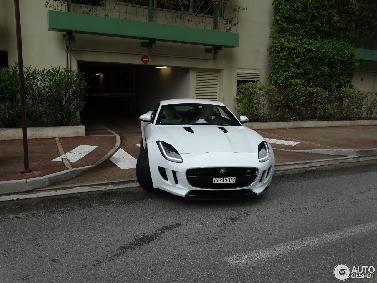 Jaguar F-TYPE R Coupé