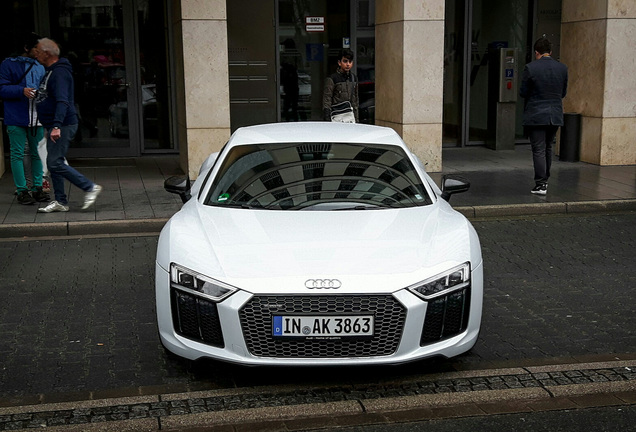 Audi R8 V10 Plus 2015