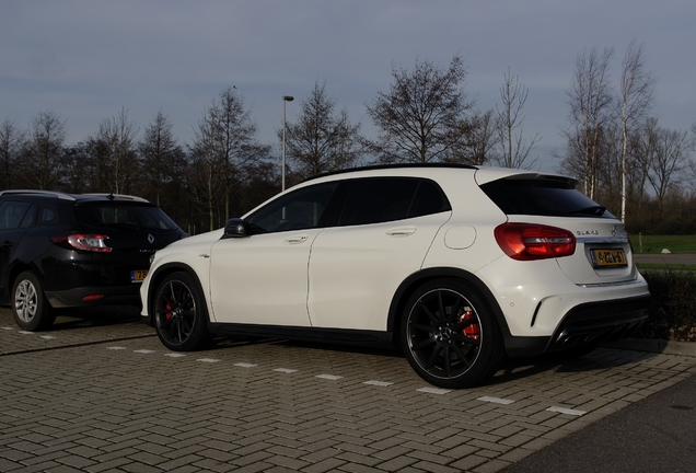 Mercedes-Benz GLA 45 AMG X156