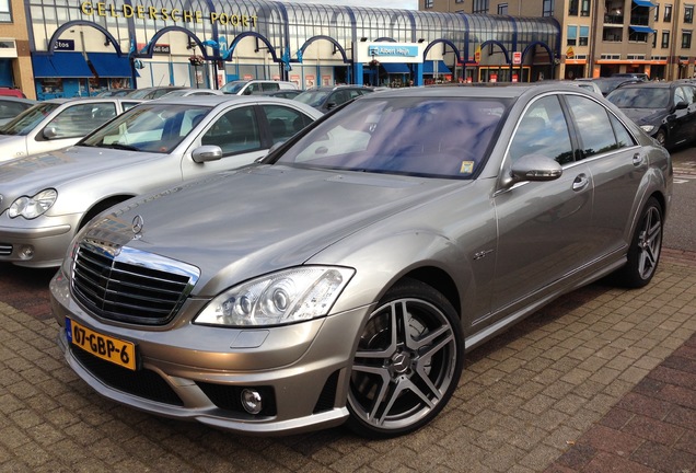 Mercedes-Benz S 63 AMG W221