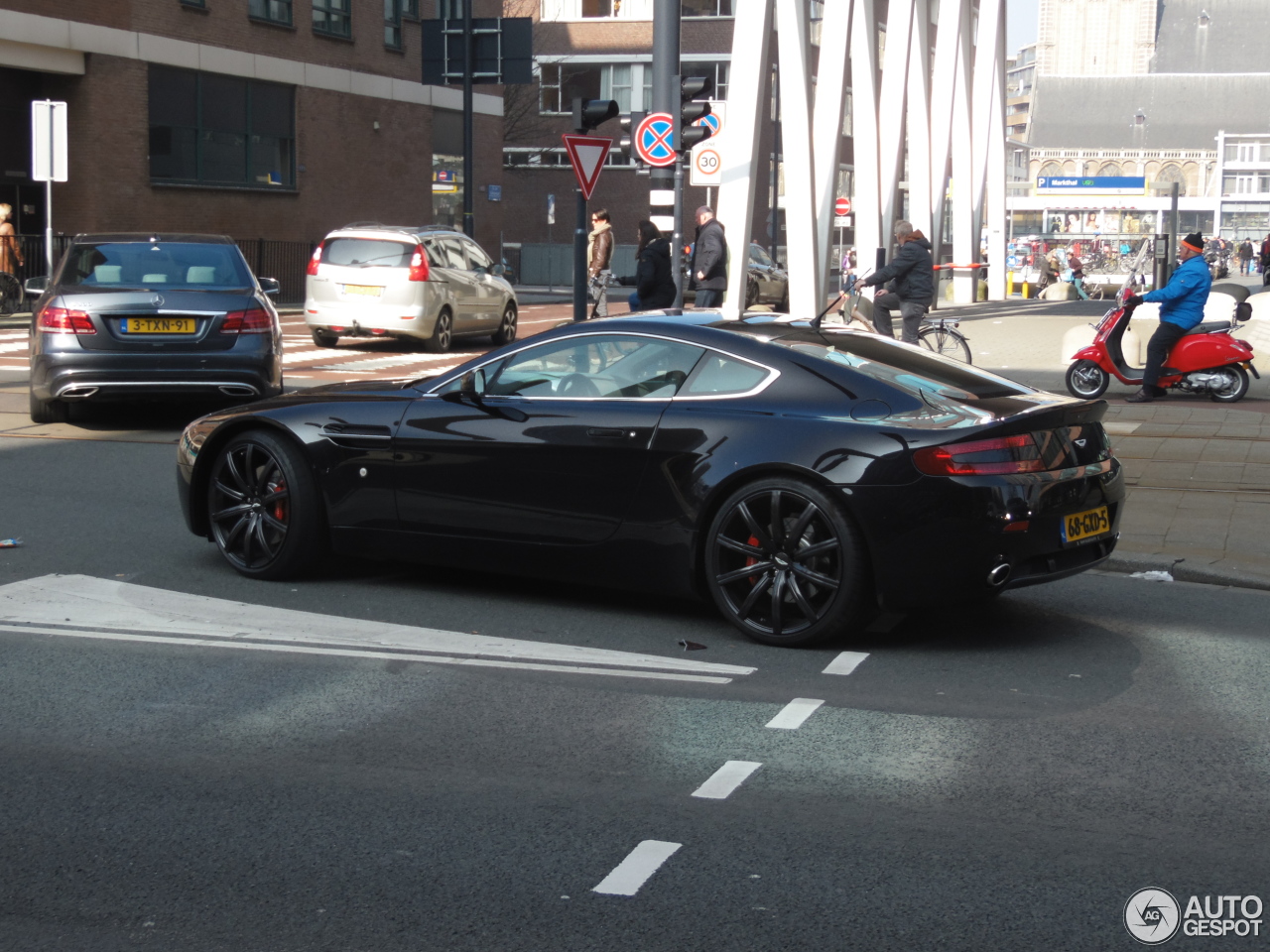 Aston Martin V8 Vantage