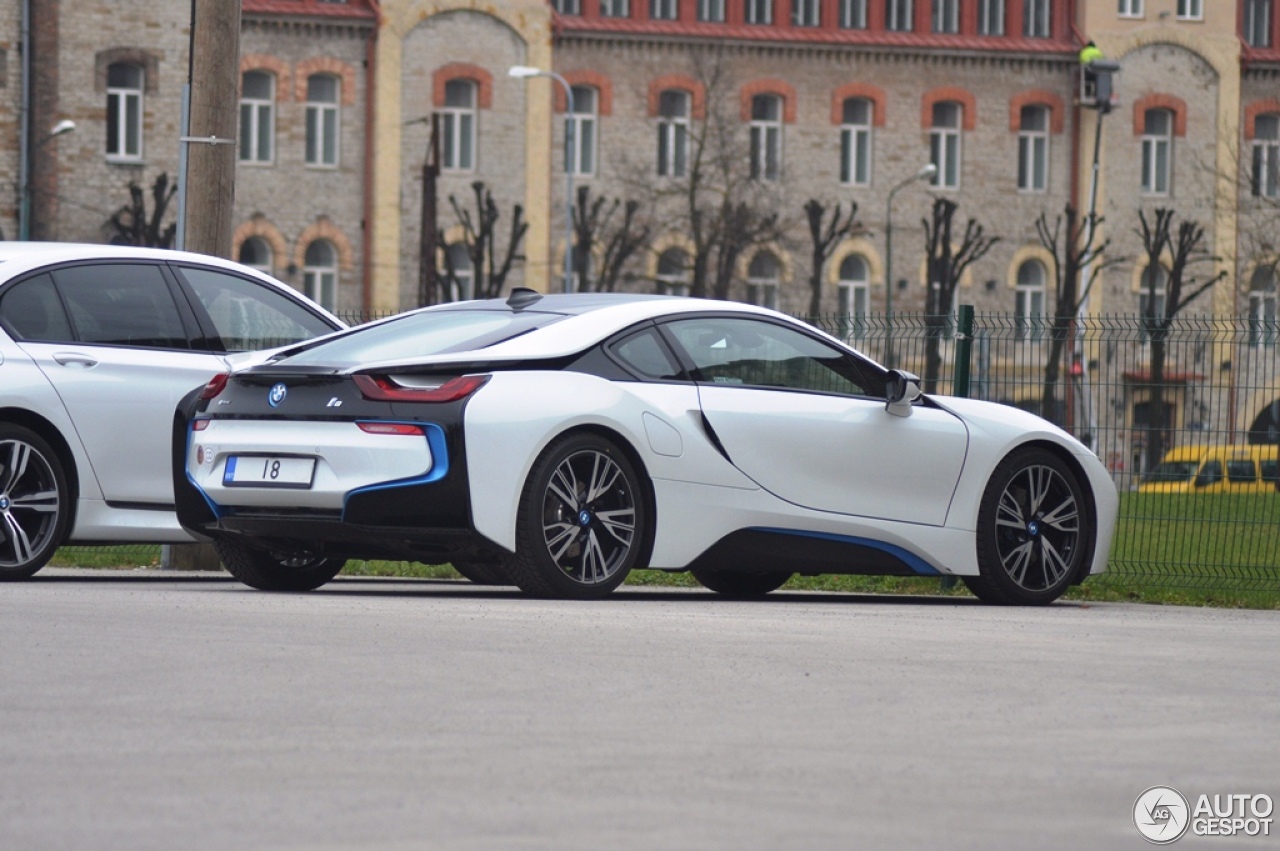 BMW i8