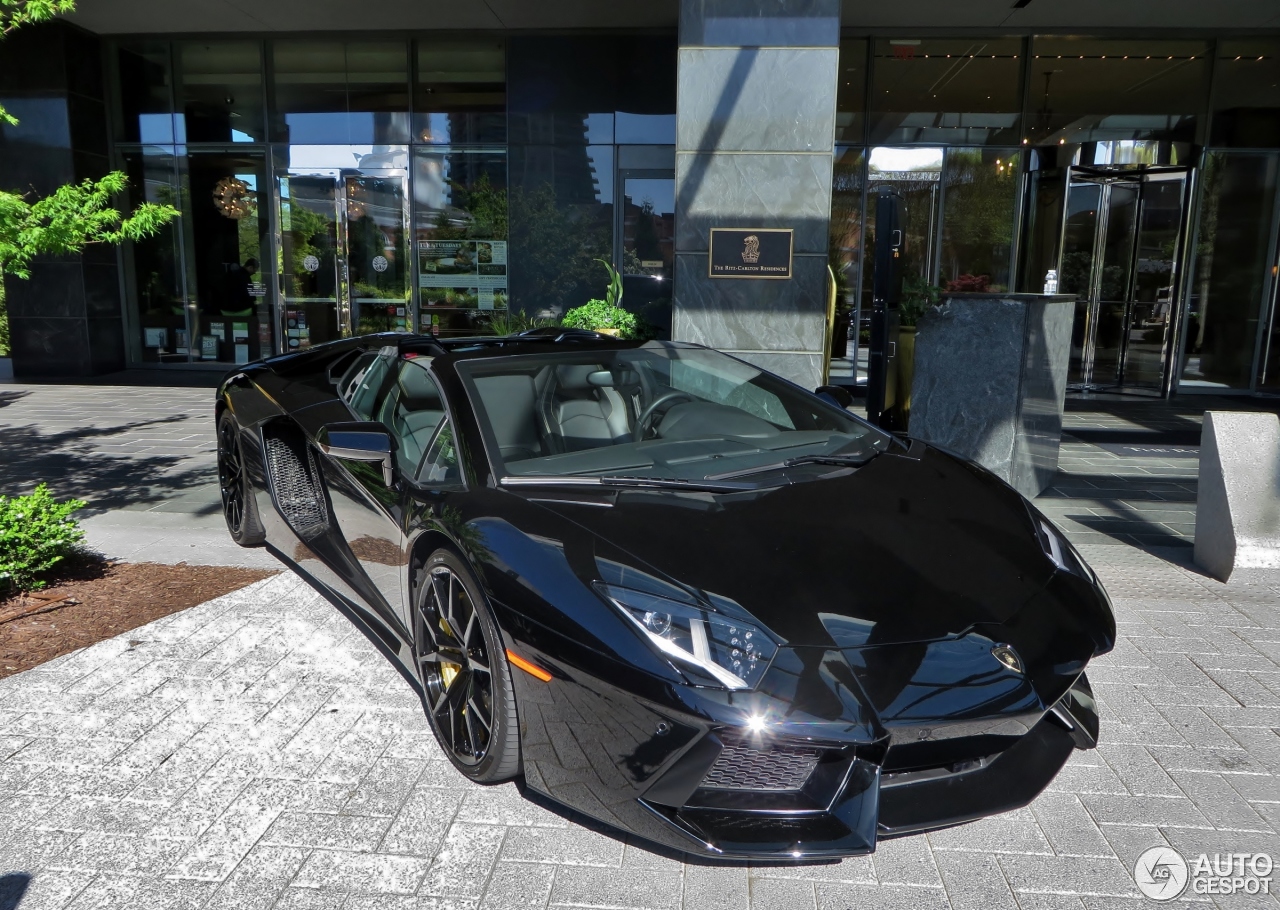 Lamborghini Aventador LP700-4 Roadster