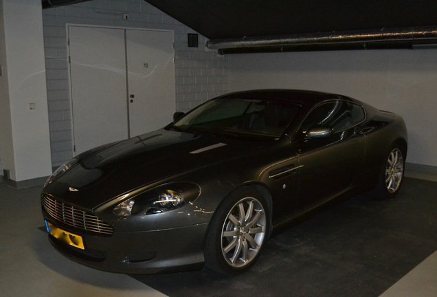 Aston Martin DB9