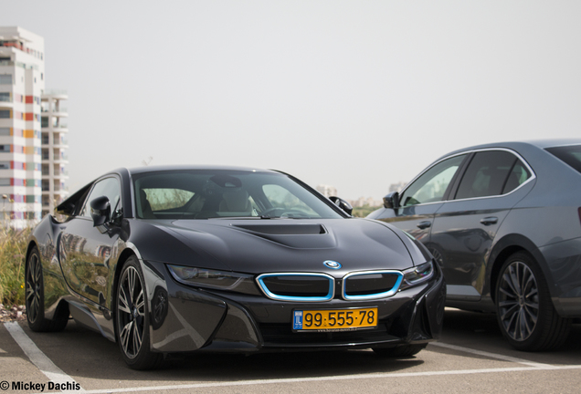 BMW i8