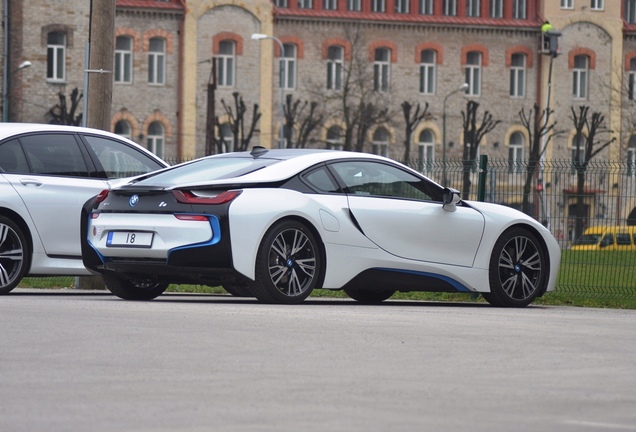 BMW i8