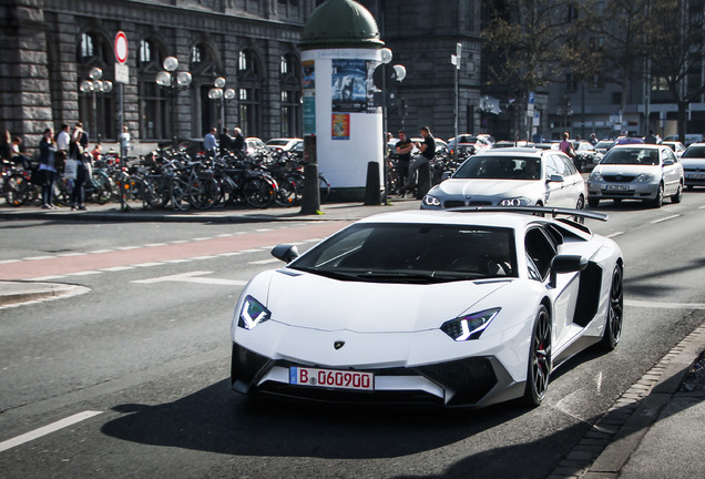 Lamborghini Aventador LP750-4 SuperVeloce