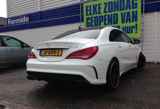 Mercedes-Benz CLA 45 AMG C117