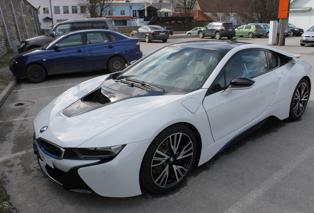 BMW i8