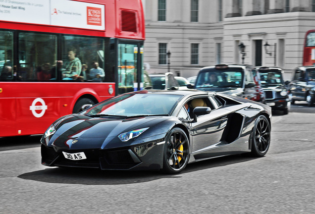 Lamborghini Aventador LP700-4 Roadster