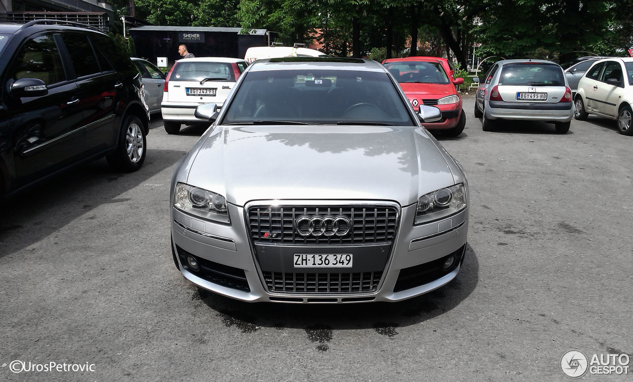 Audi S8 D3