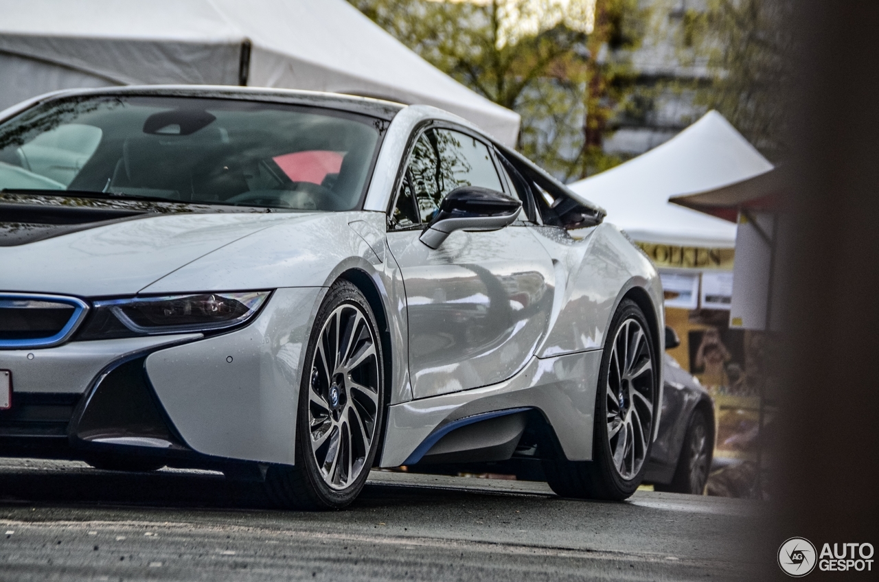 BMW i8