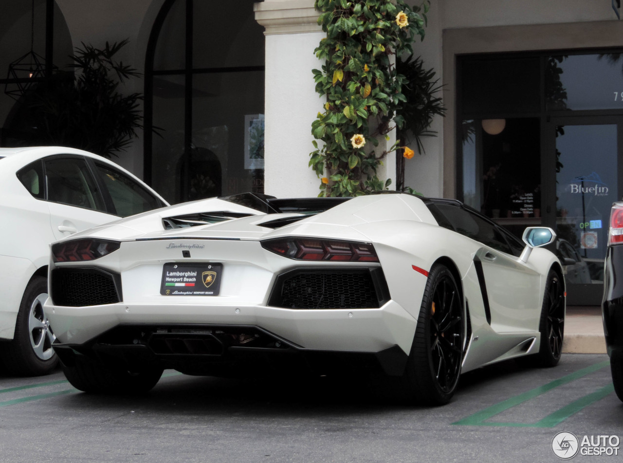 Lamborghini Aventador LP700-4 Roadster