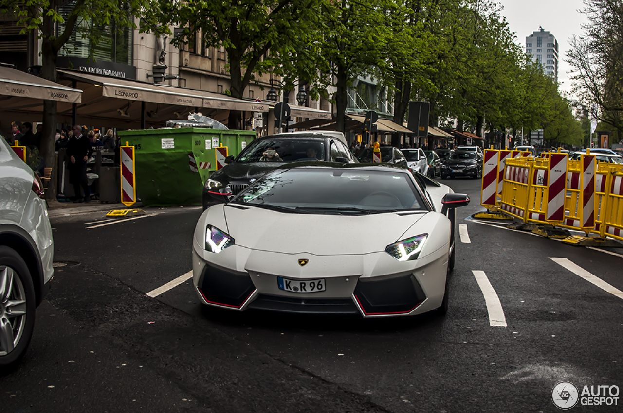 Lamborghini Aventador LP700-4 Roadster Pirelli Edition