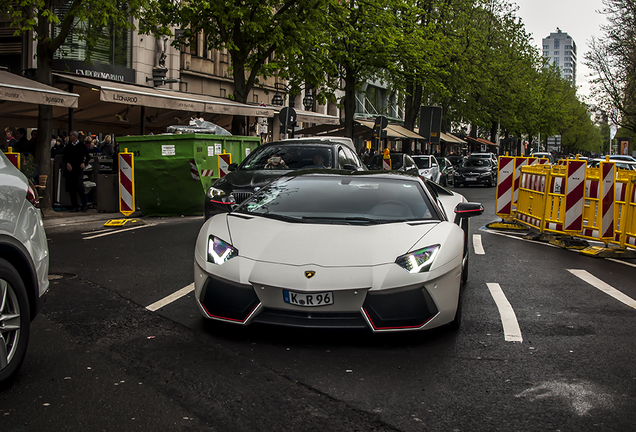 Lamborghini Aventador LP700-4 Roadster Pirelli Edition