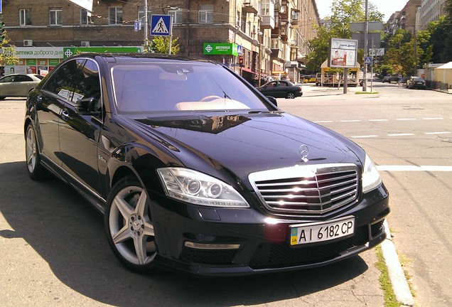 Mercedes-Benz S 63 AMG W221 2011