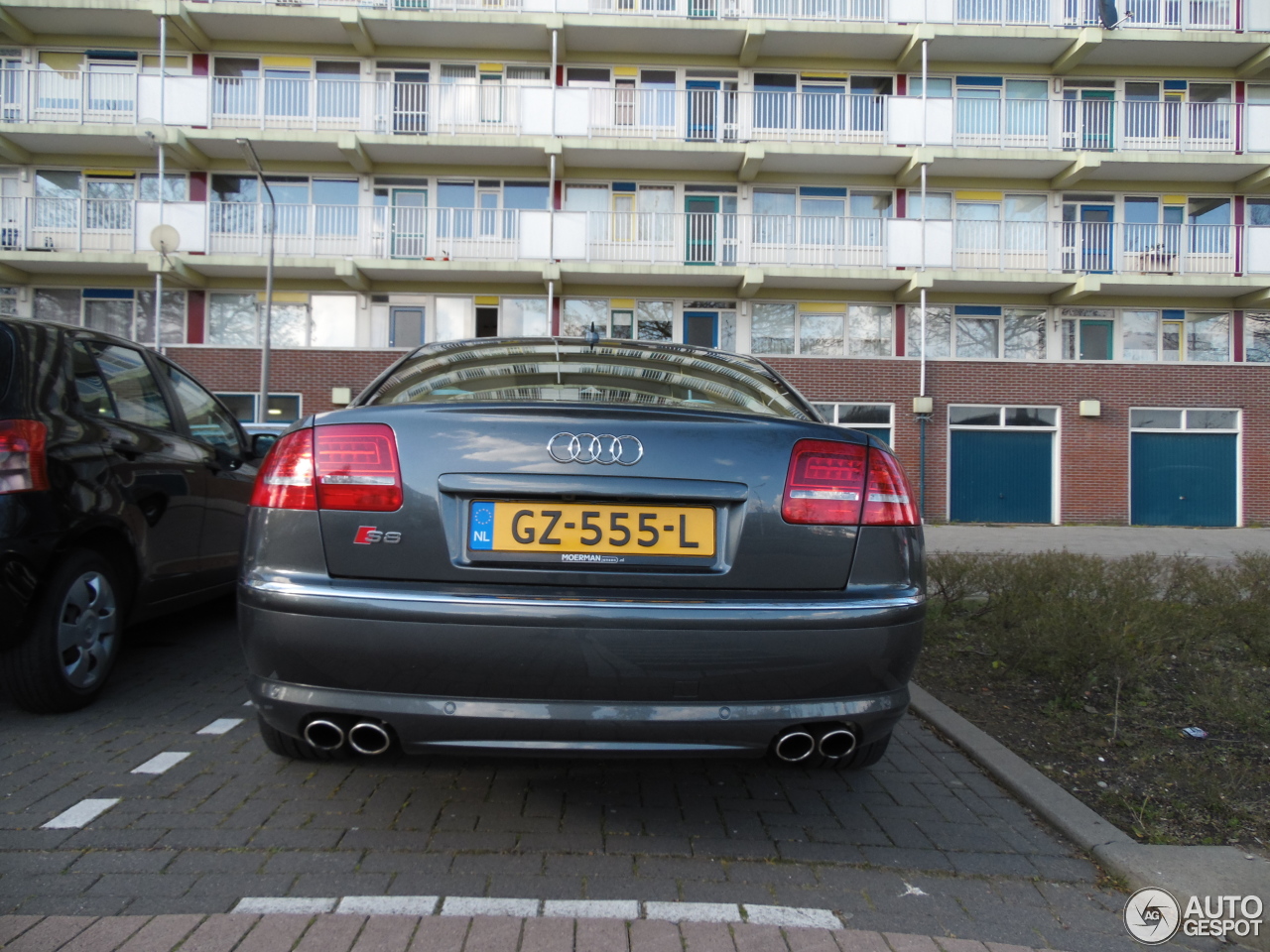 Audi S8 D3