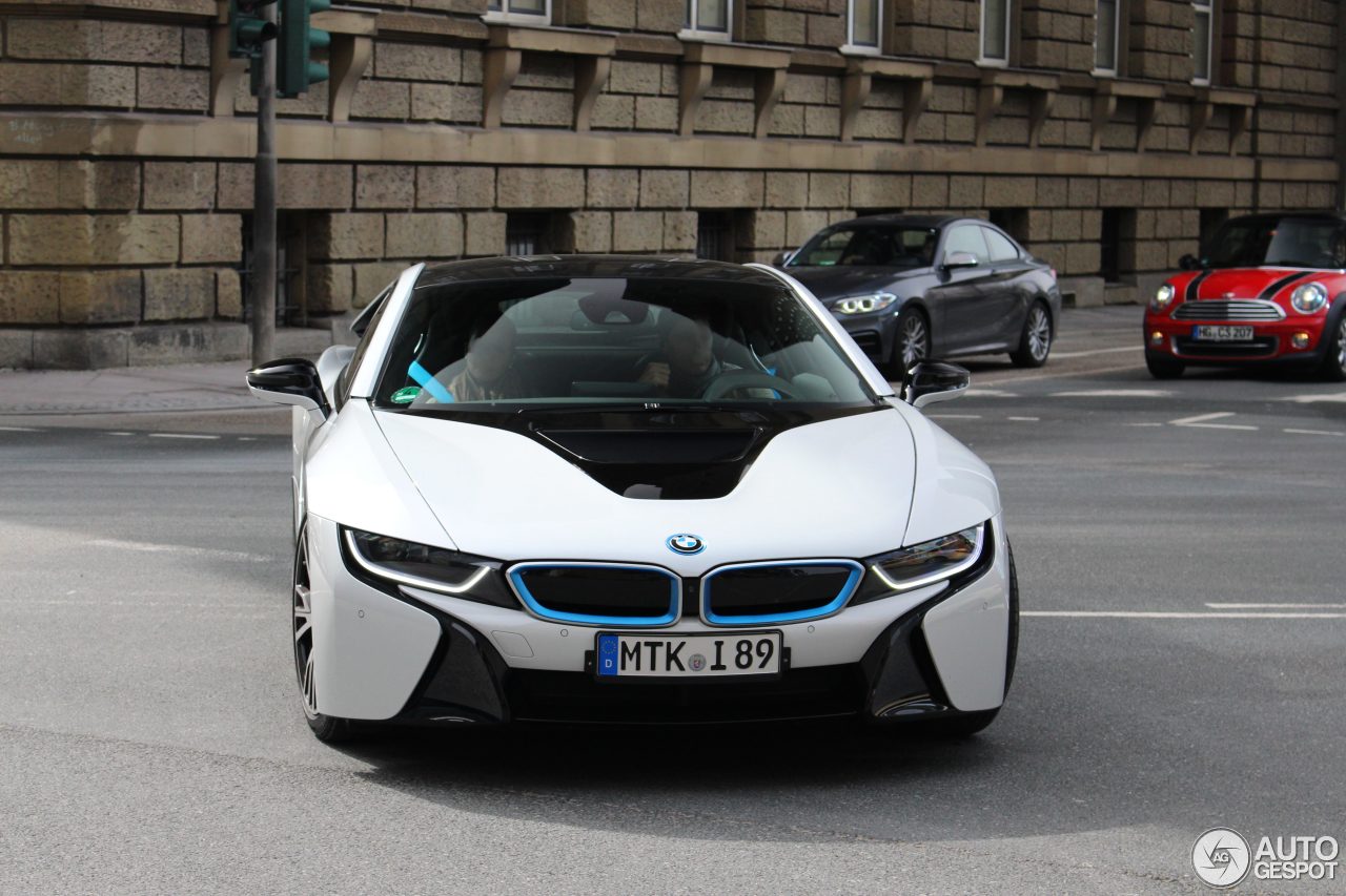 BMW i8