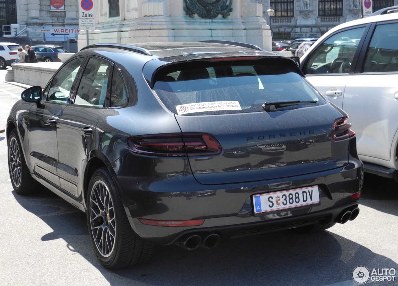 Porsche 95B Macan GTS