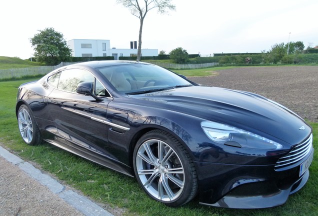 Aston Martin Vanquish 2013